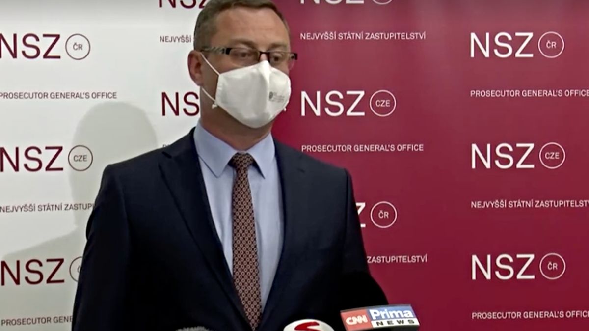 Nejvyšší státní zástupce Zeman rezignoval kvůli tlakům Benešové